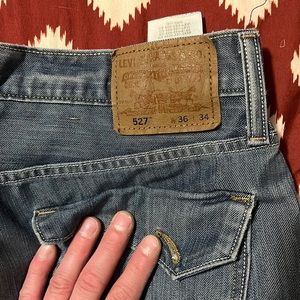 Levi’s 527